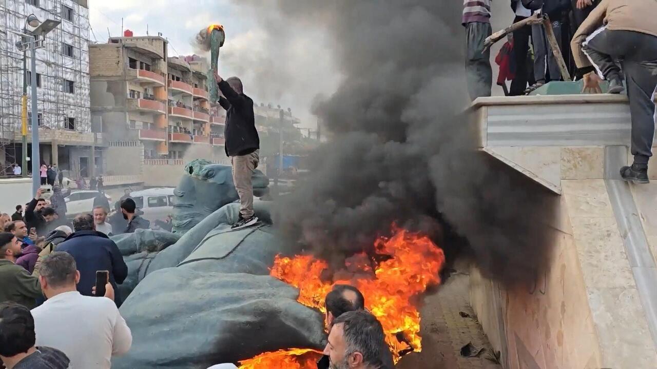 في ذكرى العام… أبرز مشاهد تسلّم السلطة الانتقالية الحكم في سوريا *لقطات أرشيفية*
