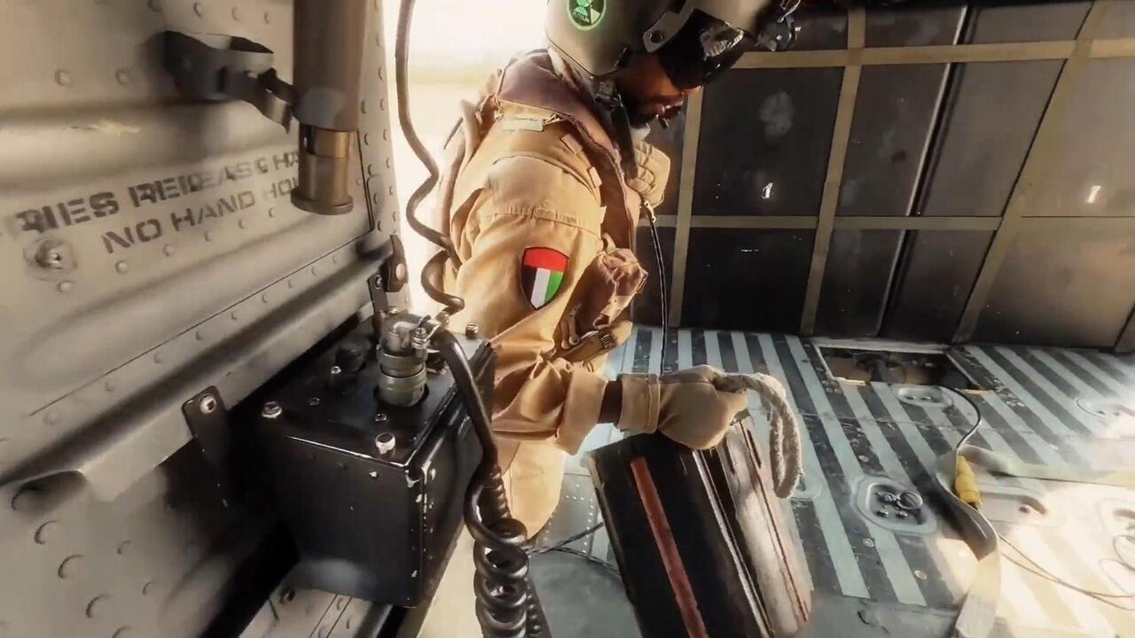  فريق الإنقاذ الإماراتي يواصل جهوده في إخماد حرائق الغابات بألبانيا