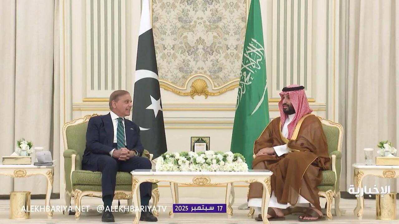 ولي العهد السعودي يستقبل رئيس وزراء باكستان في الرياض ويعقدان جلسة مباحثات رسمية