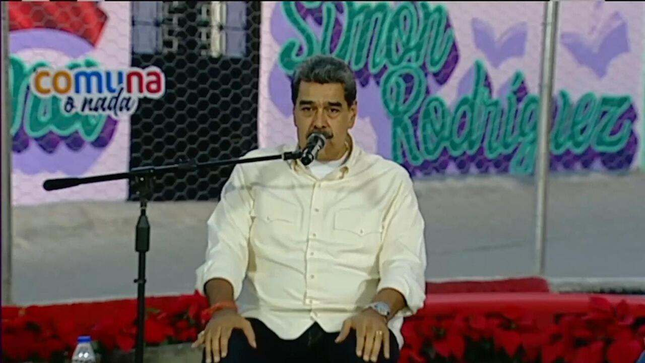 مادورو يرحّب باتصال "محترم وودّي" مع ترامب وسط تهديدات أمريكية بتنفيذ ضربات برية