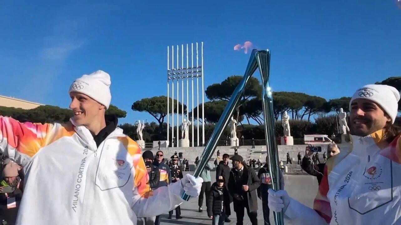 شعلة الألعاب الأولمبية الشتوية في إيطاليا تبدأ رحلتها من روما
