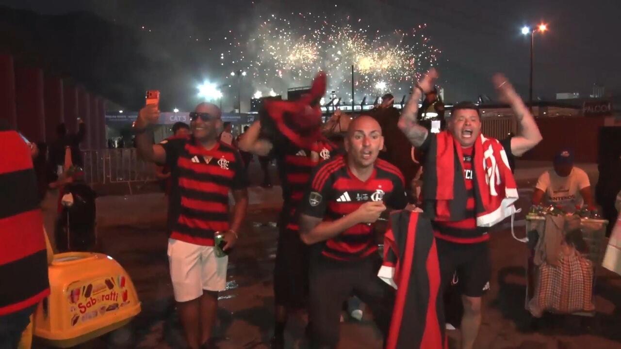 "هذا تاريخي"... أنصار فلامينغو يحتفلون بالفوز في كأس كوبا ليبرتادوريس في ليما
