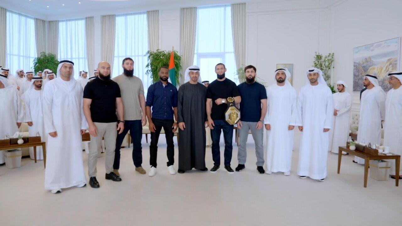 الشيخ محمد بن زايد آل نهيان يستقبل بطل العالم في الوزن المتوسط حمزة شيماييف في أبوظبي