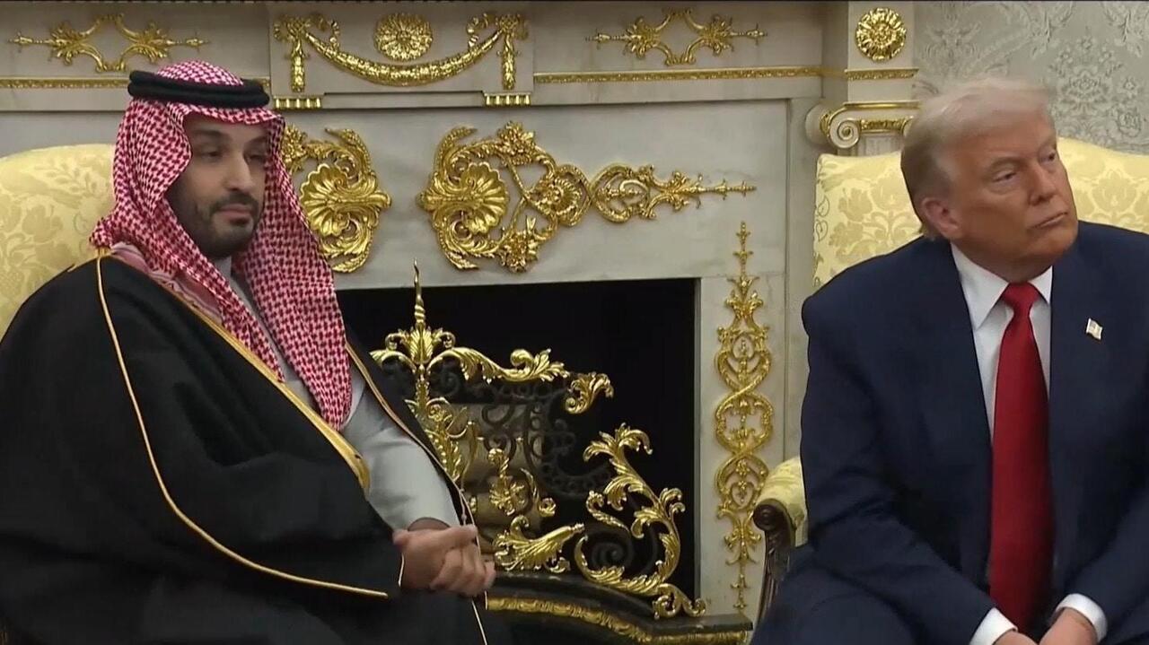ترامب: محمد بن سلمان اتصل بي وطلب مني رفع العقوبات عن سوريا
