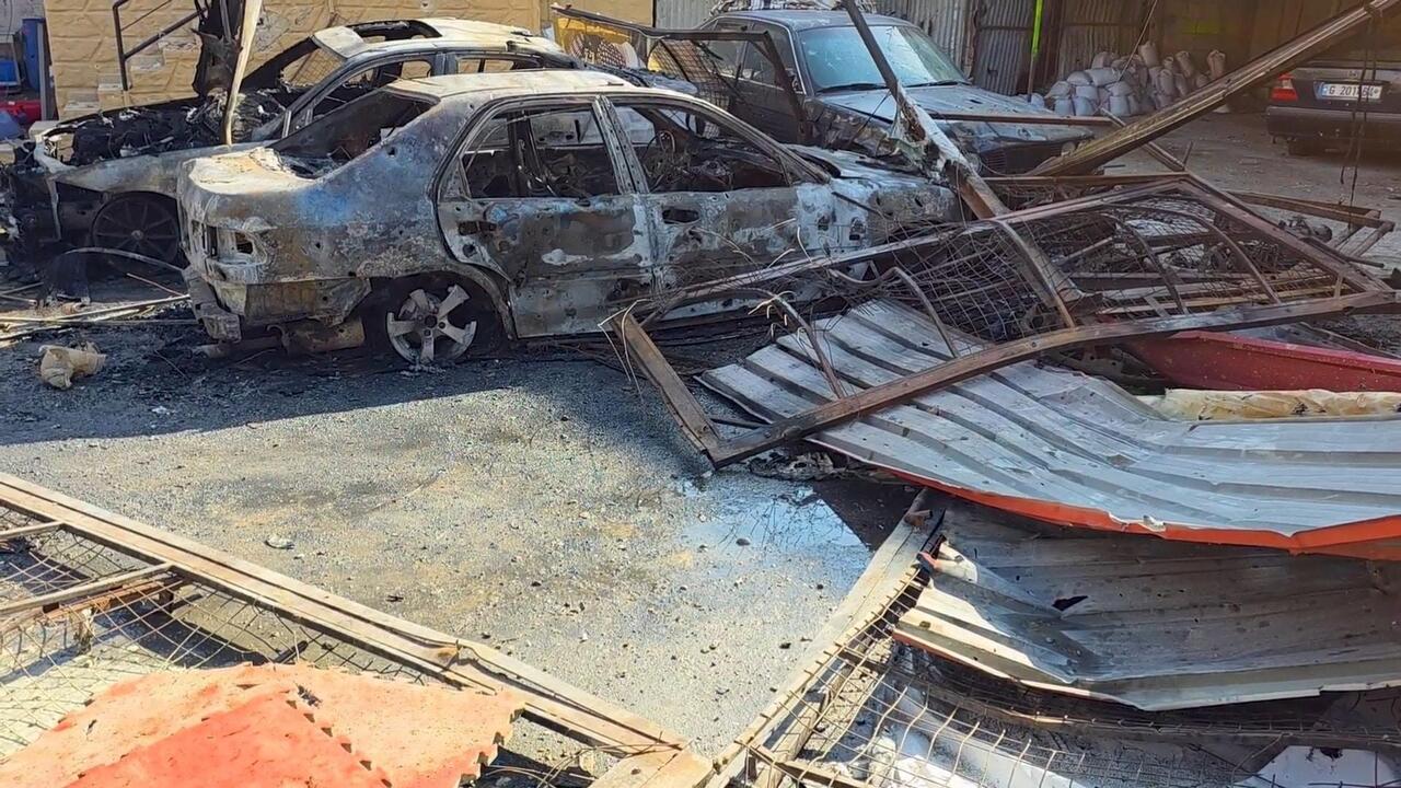  لقطات تظهر حجم الدمار بمخيم عين الحلوة للاجئين الفلسطينيين جنوب لبنان بعد قصف إسرائيلي