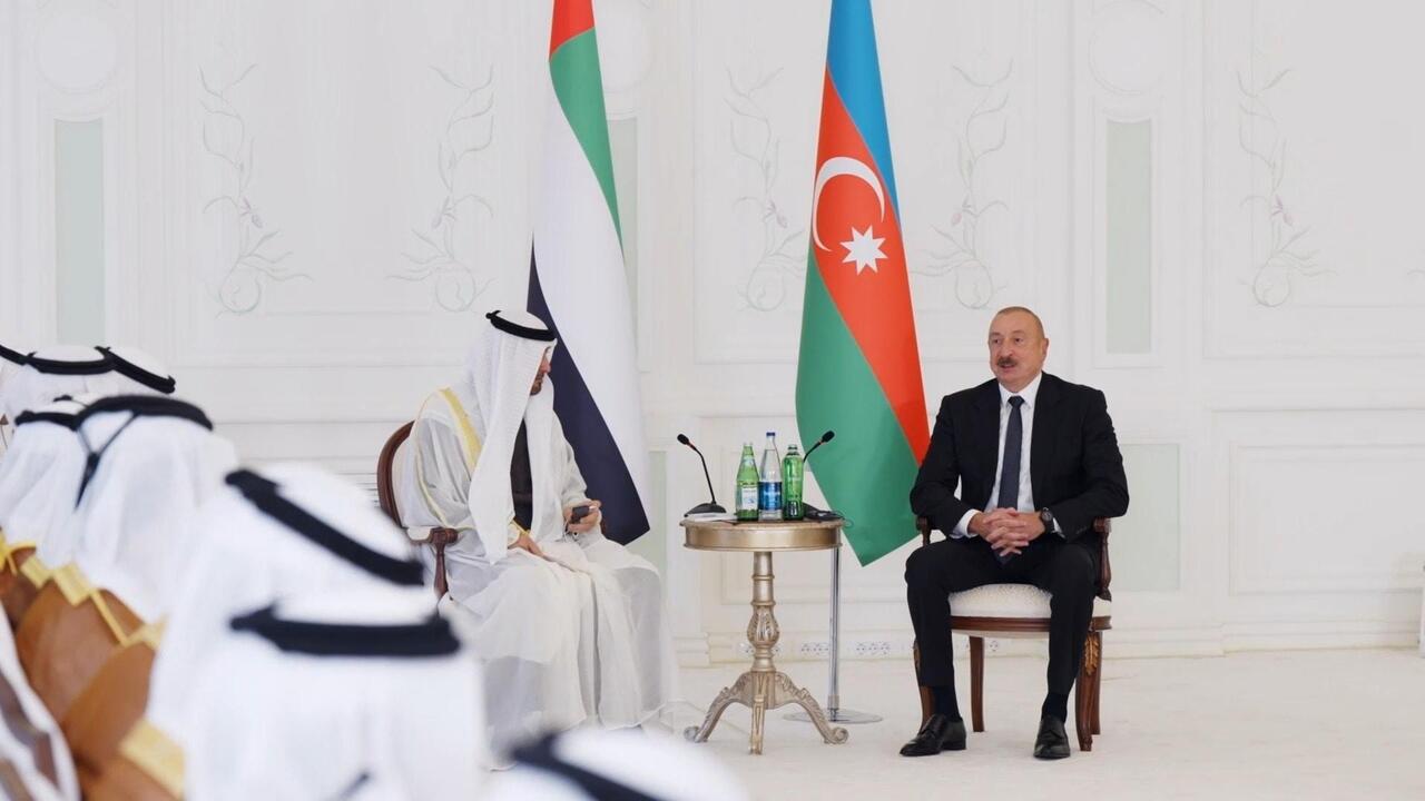 الرئيسان الإماراتي والأذربيجاني يبحثان علاقات البلدين في قره باغ
