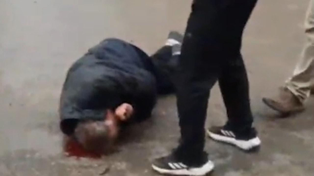 إصابات بين المتظاهرين السلميين في محافظة اللاذقية إثر "إطلاق الرصاص الحي عليهم"
