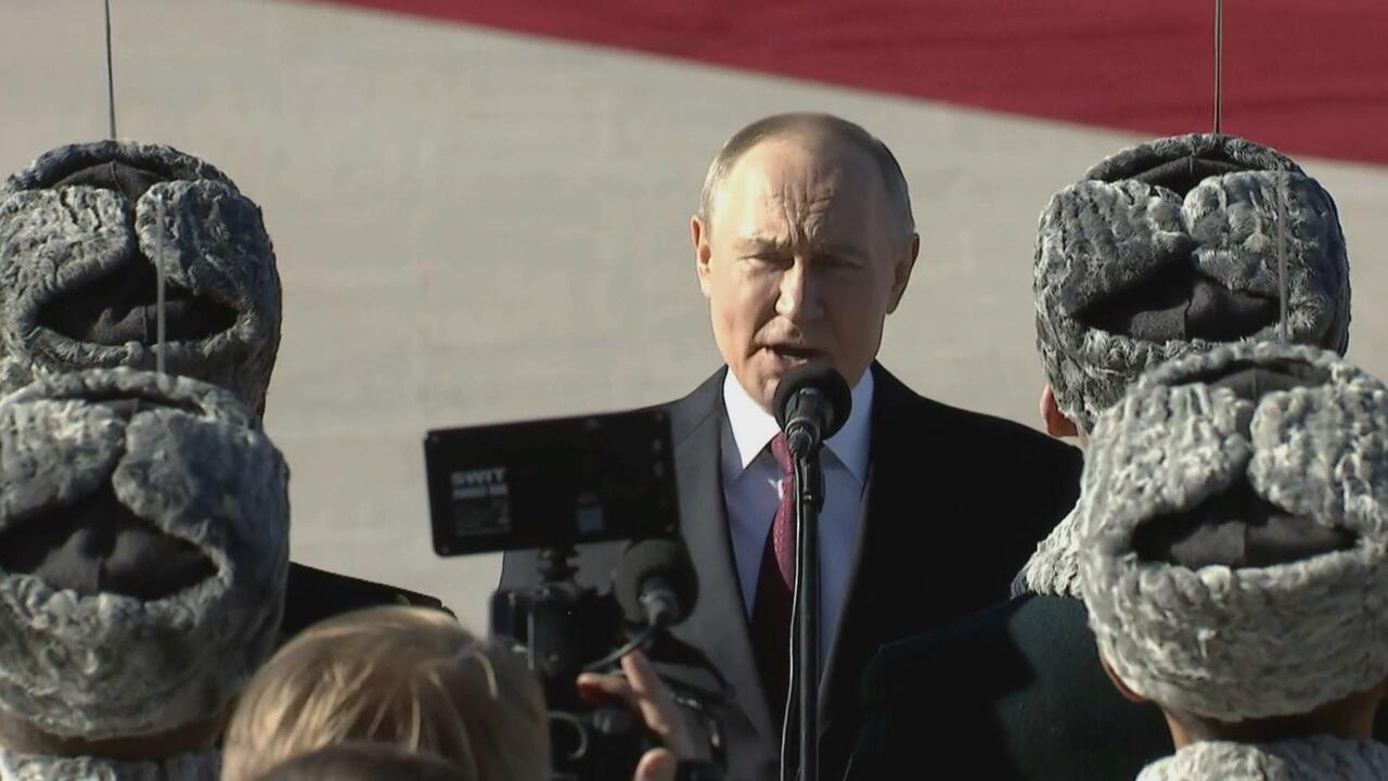 بوتين يصل إلى مقر ينتيمك أوردو خلال زيارته لبيشكيك
