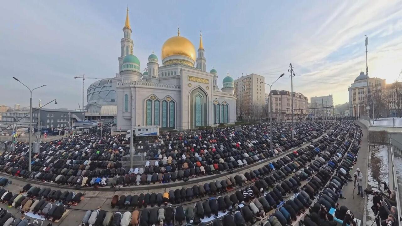 رئيس مجلس المفتين في روسيا يهنئ المسلمين بحلول عيد الفطر