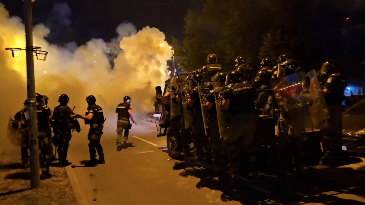 Police clash with anti-govt protesters in Novi Sad as public unrest continues in Serbia