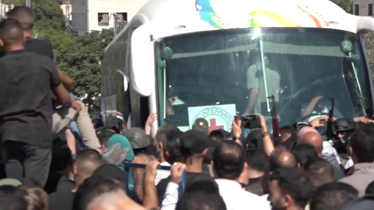 Return home - Huge crowds welcome released Palestinian prisoners in Ramallah
