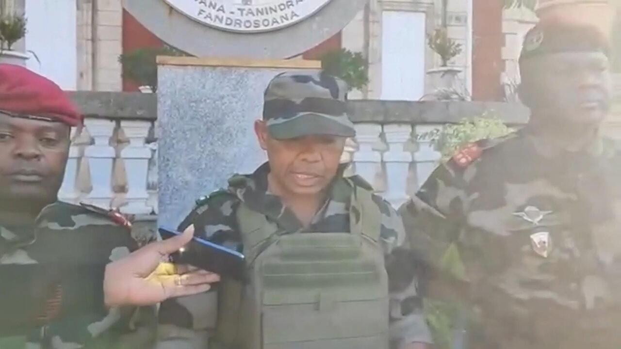 Madagascar crisis - Military announces govt takeover as president flees
