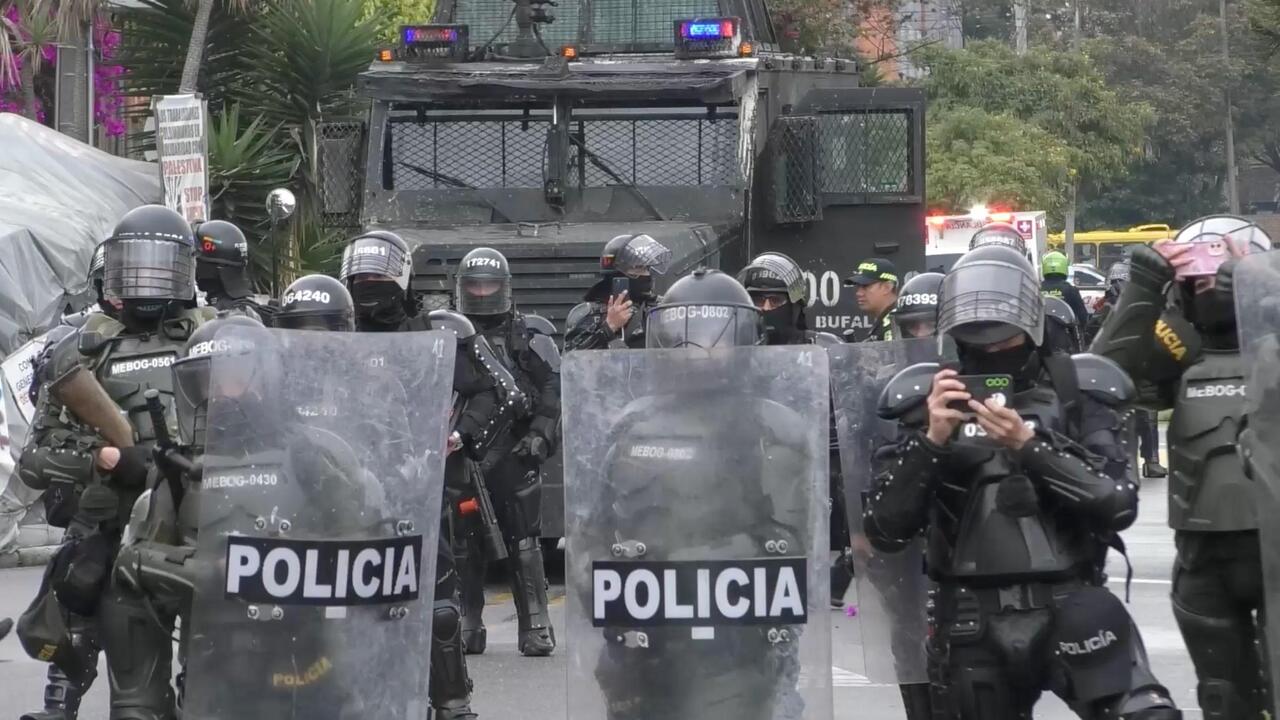 'In struggle we transform!' - Clashes erupt in Bogota during rally against US interference
