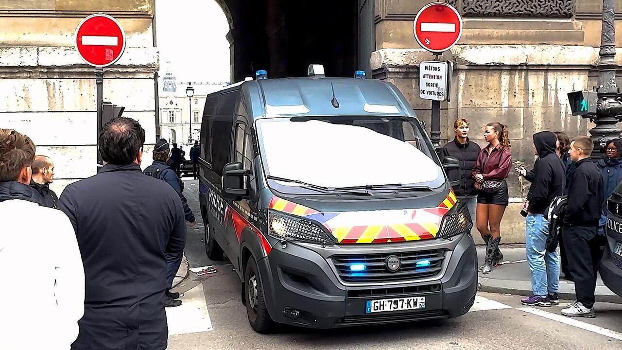 Louvre lockdown - Paris police at scene after museum heist