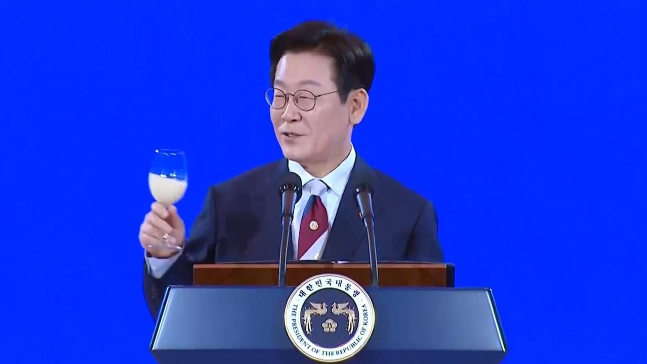 Cheers! Lee promises 'beautiful harmony' for 'peace, stability, prosperity' at APEC Gala

