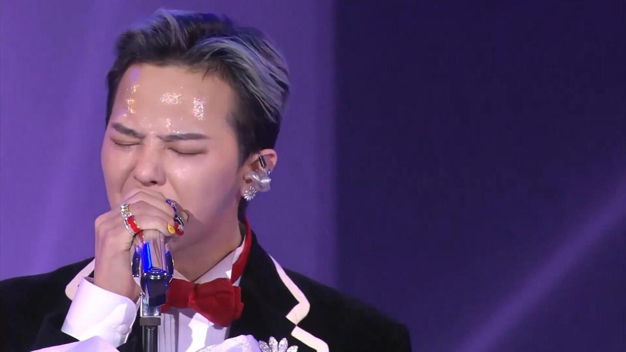 Enter the G-Dragon - South Korea's King of K-pop performs LIVE at APEC
