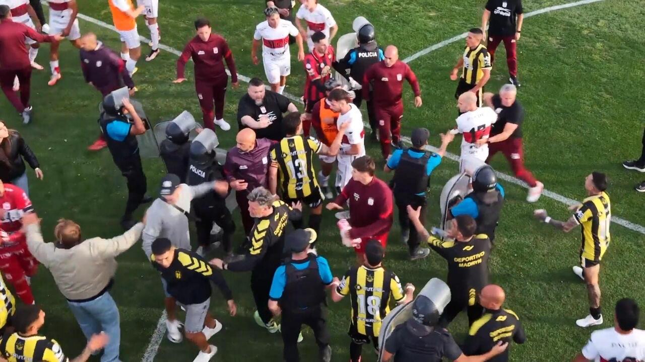 Fever pitch! - Drone shows mass brawl at high-stakes Argentine promotion playoff match
