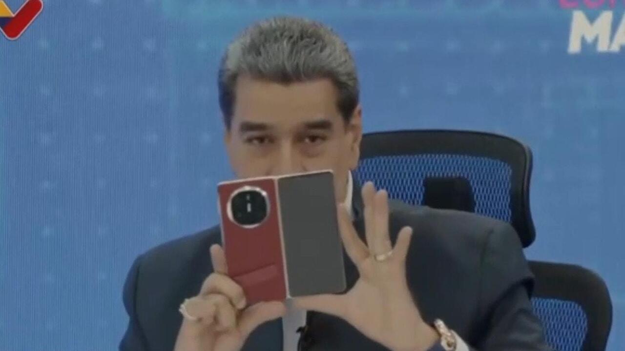 Xi gave me this Huawei phone, it's un-interceptable! - Maduro 