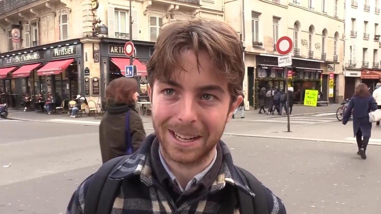 Who wants to fight for Macron?! - Parisians attack new military service