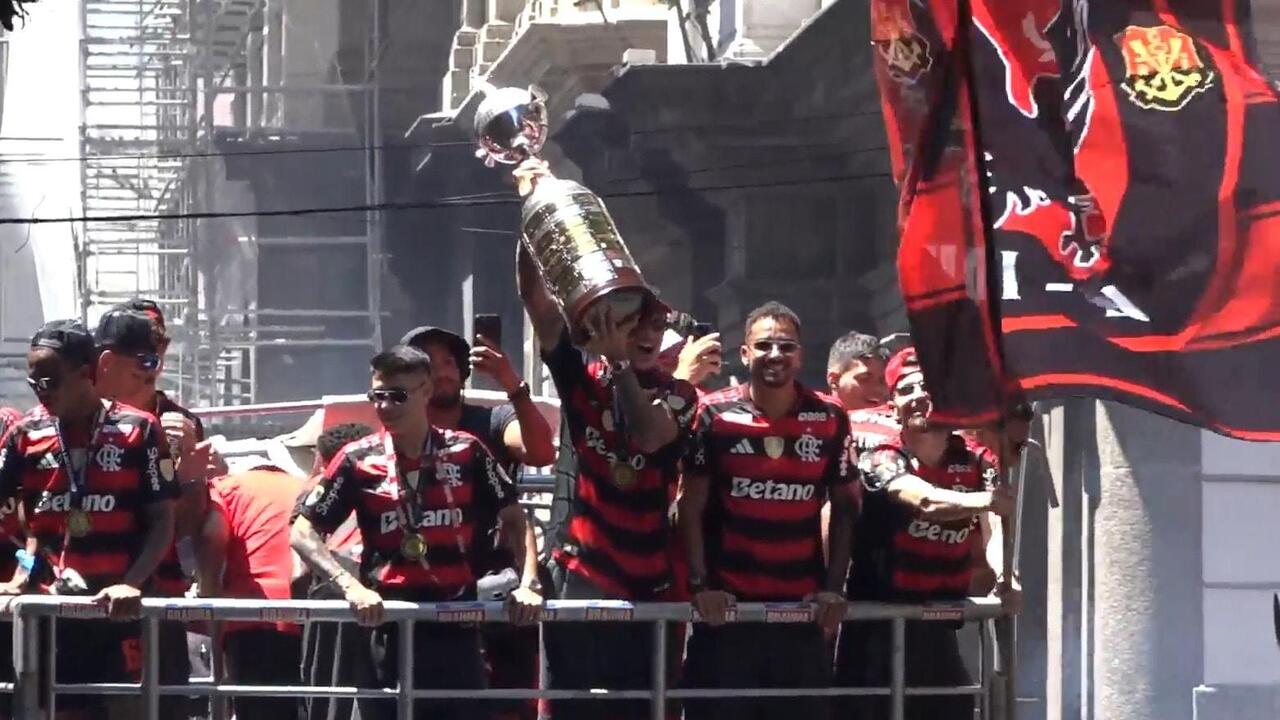 Breaking records! Flamengo celebrate fourth Copa Libertadores as trophy 'damaged'

