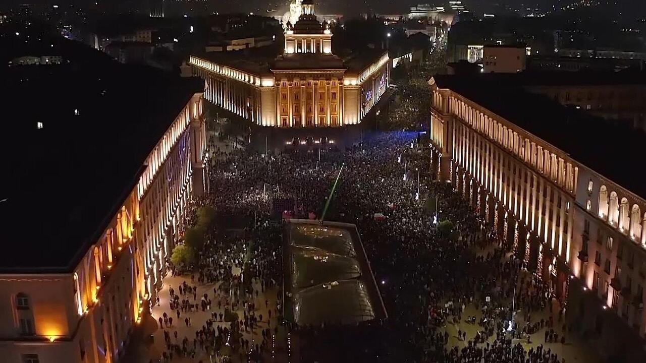 Time's up! - Thousands swarm Sofia as nationwide protests against 'corrupt' govt ongoing
