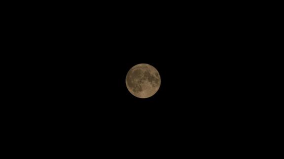 Thunder Moon shines over Puerto Madryn coast
