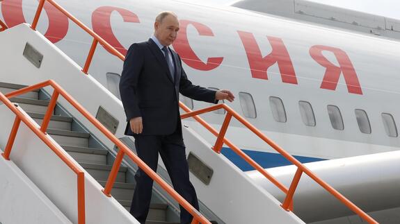 Putin arrives in Baku ahead of talks with Azerbaijan's President Aliyev