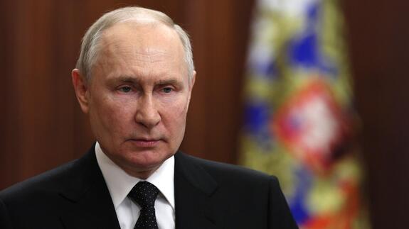REFEED: Putin visits control center of the Kursk group