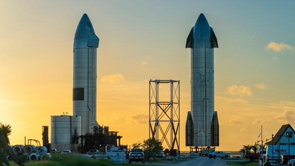SpaceX Starship makes 10th test flight 