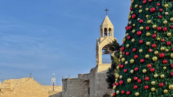 Christmas tree lighting returns to Bethlehem for first time since Gaza ceasefire