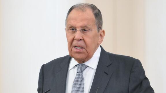 Lavrov speaks at plenary session of Federation Council
