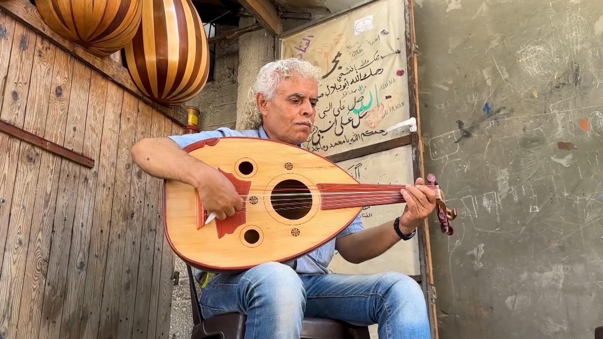 Against all OUDS! - Gaza artisan rebuilds broken string instruments ...
