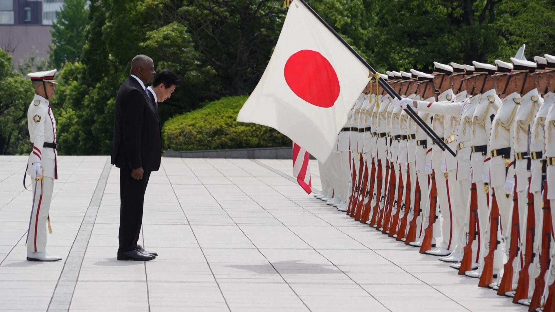 'Historic' trilateral meeting of US, Japan, ROK defence ministers marks ...