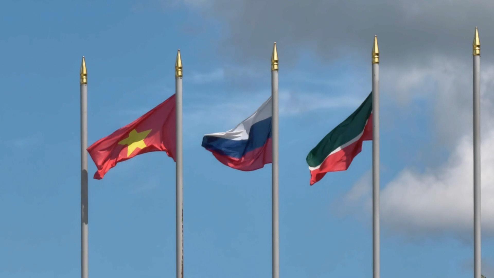 Ready and waiting! - Kazan decked with flags and ASEAN banners as ...