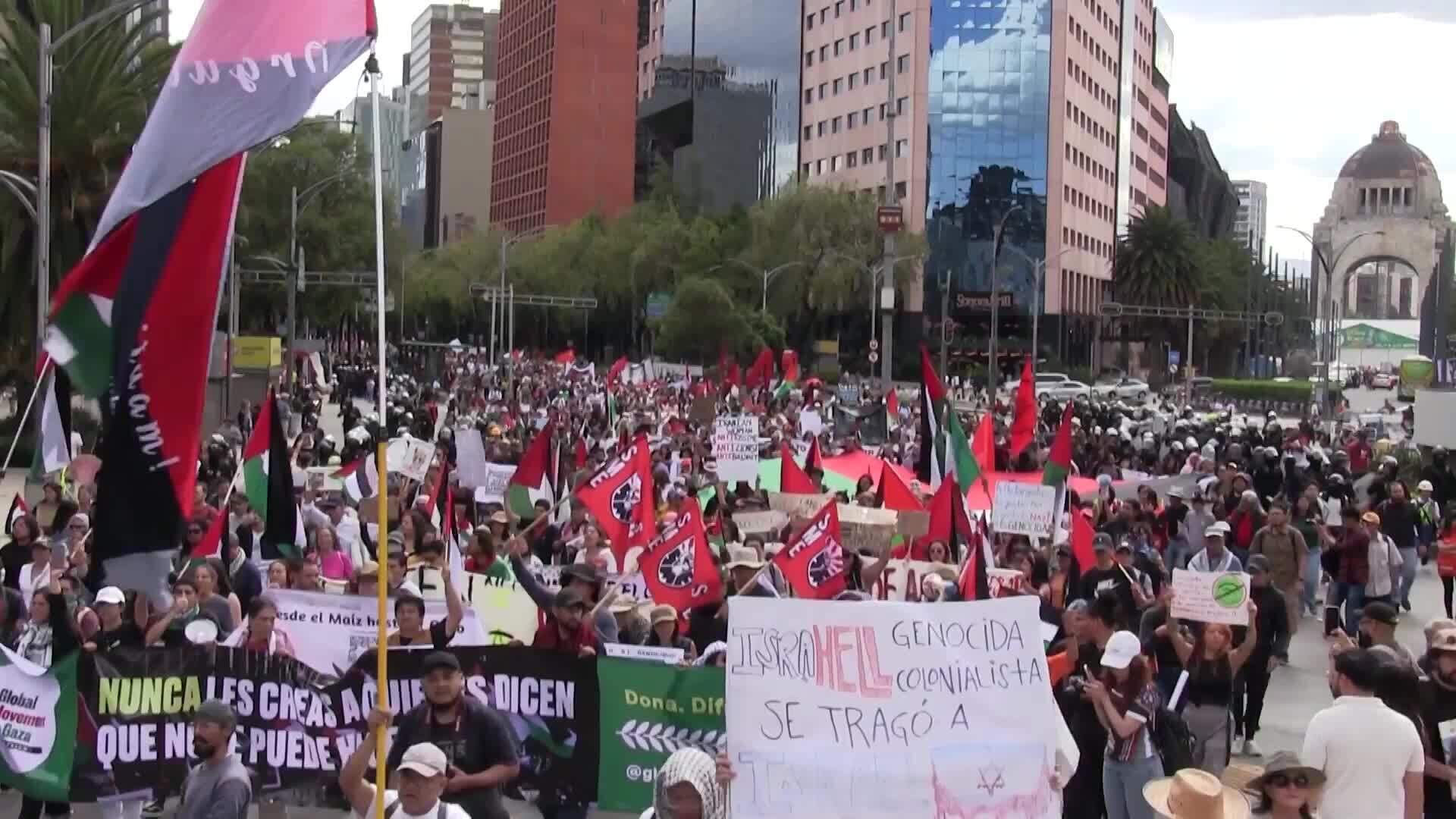 'We must close ranks to break this blockade' - Thousands march in ...