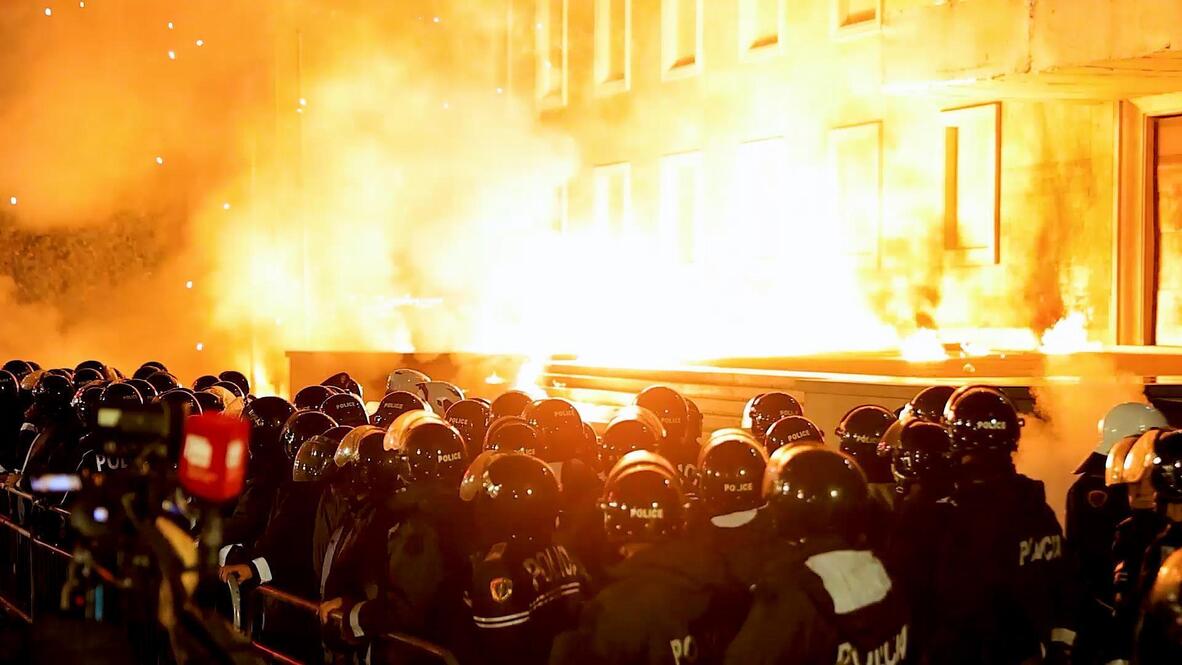 Chaos explodes in Tirana! - Fireworks launched at PM's office as ...
