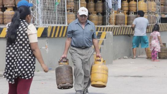 'How come there's gas for Peru but not for Bolivia?' – Santa Cruz residents queue for hours amid fuel shortage