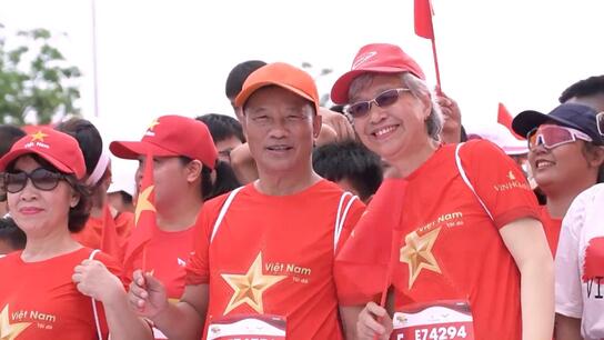 Running into the history books - 21,000 break Hanoi marathon participation record ahead of Vietnam's 80th Independence Day