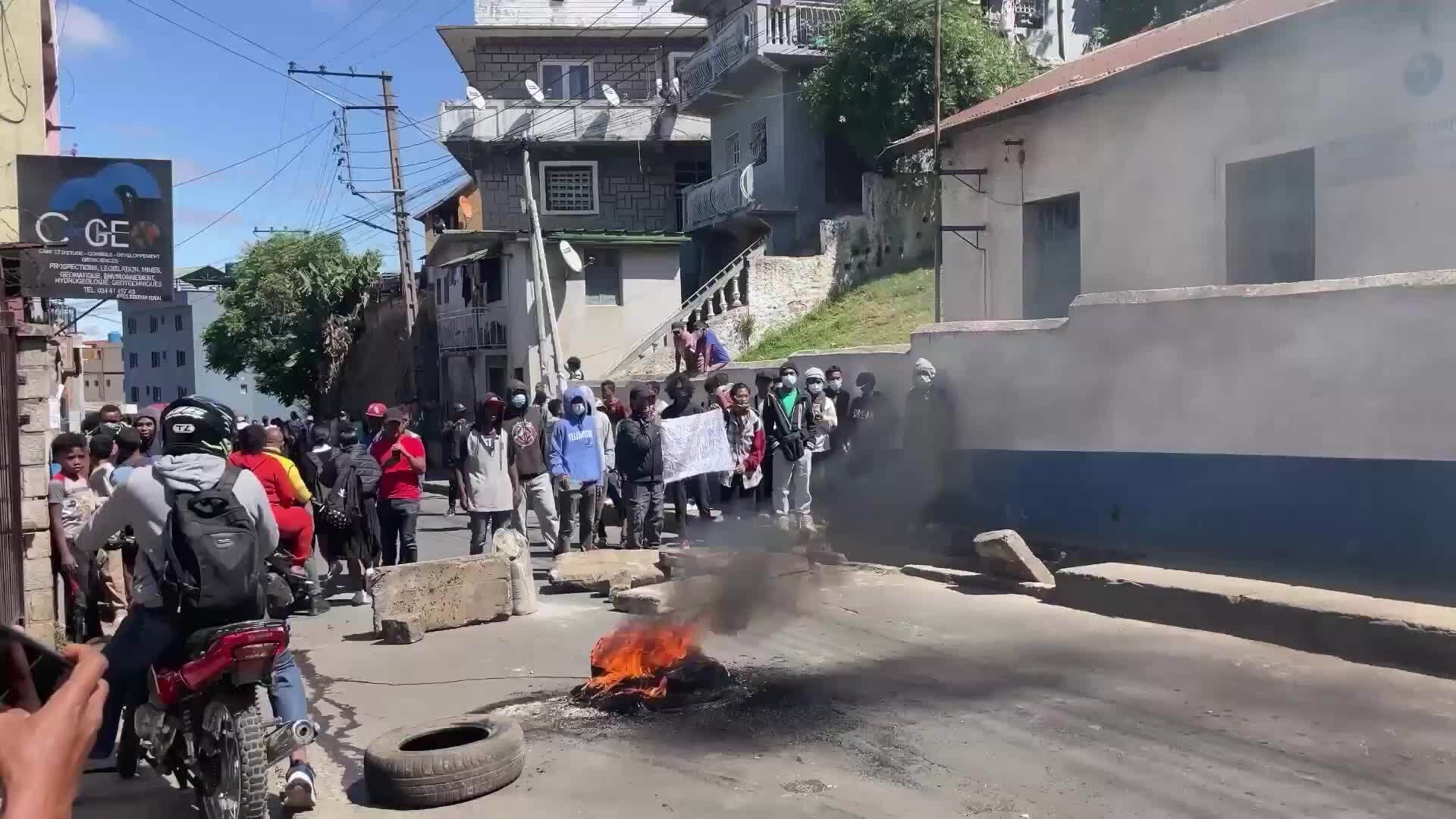 'President Rajoelina, you must resign! - Gen Z protesters rally against ...