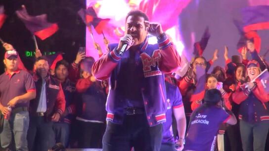 "ستذهب إلى السجن أيها الأحمق"... المرشح الرئاسي مانفريد رييس فيلا يهاجم إيفو موراليس في خطابه الختامي للحملة قبل الانتخابات البوليفية