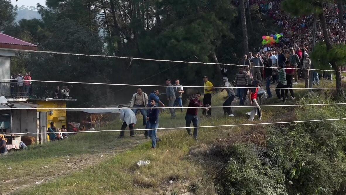 Keeping tradition alive - Hundreds take part in annual stone-pelting  festival in Himachal village | Video Viory