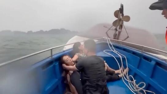 Tourists rescued as boat overturns in Ha Long Bay amid storm, killing at least 37