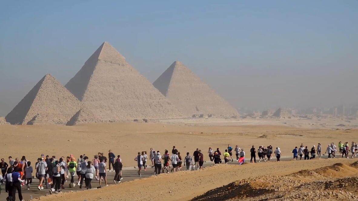 Run like an Egyptian! 10,000 athletes from across the globe join annual ...