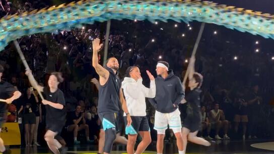 Curry brings the heat - NBA superstar thrills thousands of Chongqing fans on historic tour
