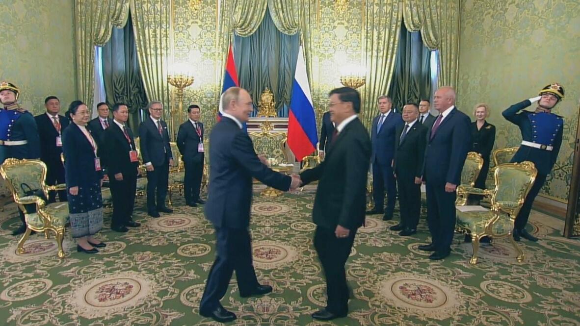 Jumbo relationship! - Lao PDR president gifts Putin pair of elephants |  Video Viory