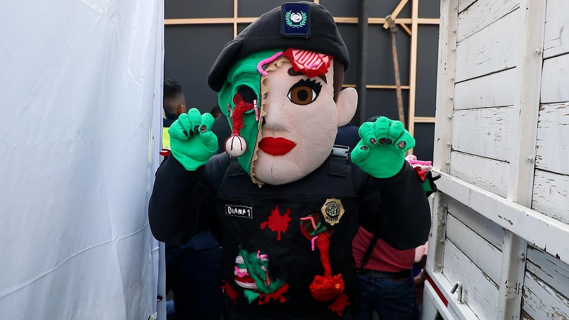 Run for your life! Mexico City police celebrate Day of Dead with first ...