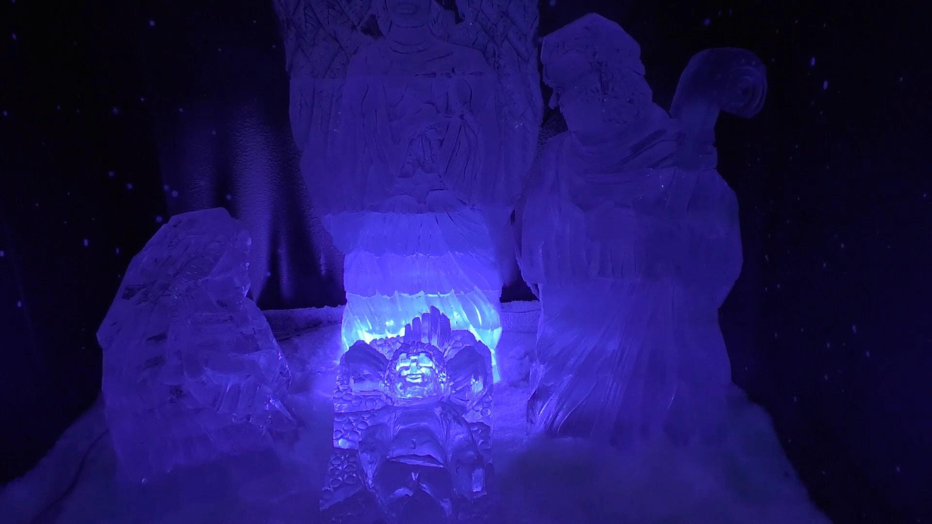 Nativity 'freeze'! - Bogota Church carves the birth of Jesus in ICE ...