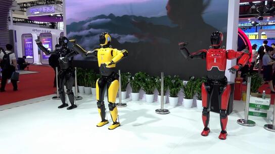 Dancing robots and flying taxis! 3rd China International Supply Chain Expo kicks off in Beijing