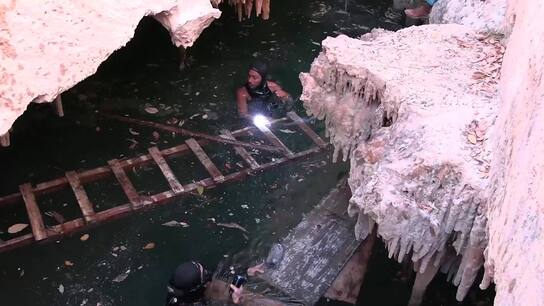 A hole lot of rubbish! Volunteers pull 100kg of trash from recently-discovered La Capsula cenote, slam lack of awareness in Playa del Carmen 