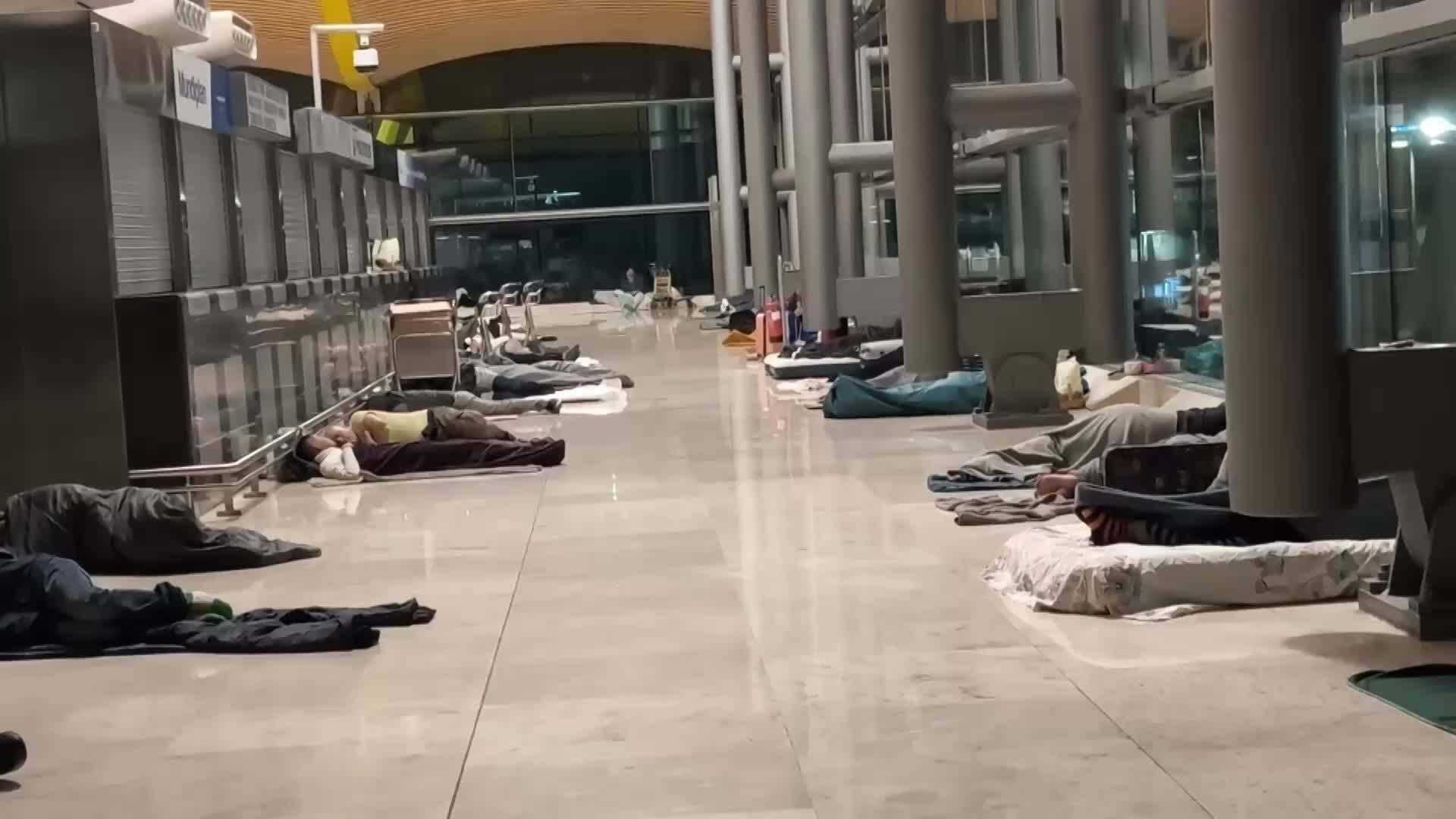 They come to hurt us, break houses, families' – Hundreds sleep at Madrid  Airport amid rising evictions across Spain *FULL FOCUS* | Video Viory